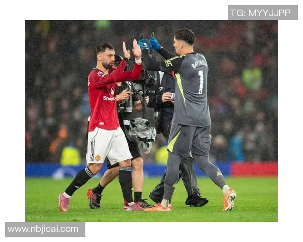 曼联主场失利斯托克城逆袭成功比赛回顾与精彩瞬间分析 曼联主场失利斯托克城逆袭成功比赛回顾与精彩瞬间分析